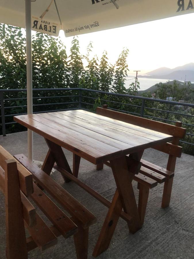 דירות Lukovë Simona'S House מראה חיצוני תמונה