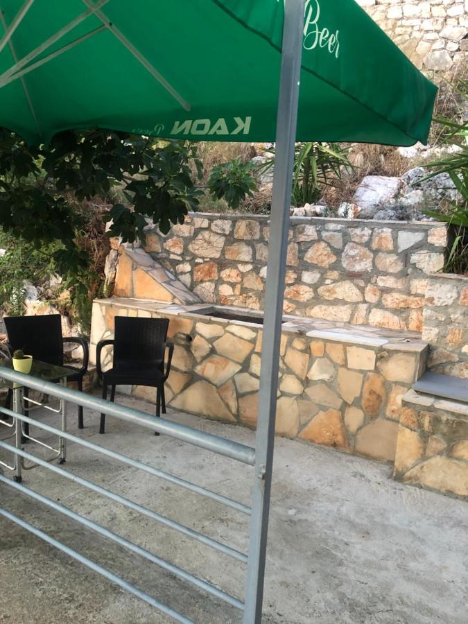דירות Lukovë Simona'S House מראה חיצוני תמונה